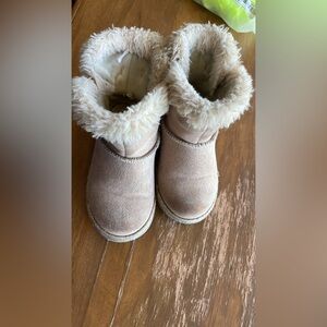 Cupcakes & Cashmere Cream Faux Fur Material